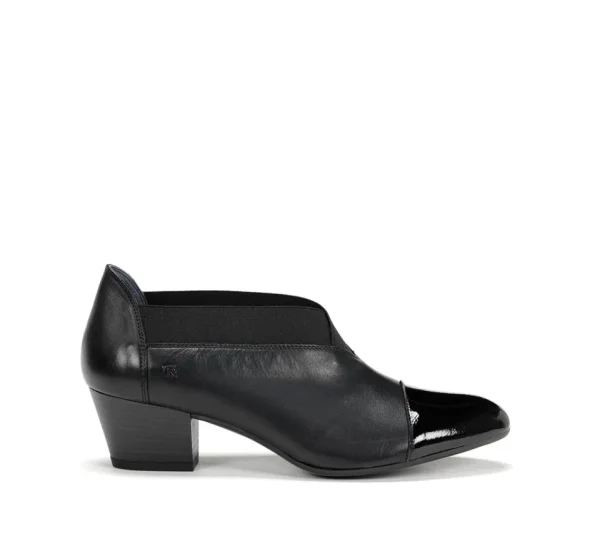 Fluchos DORA D8880 Black Shoe- Formal Shoes